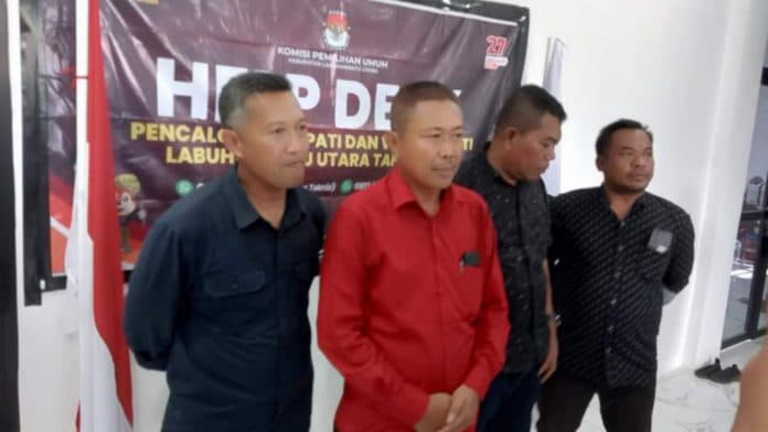 tak_penuhi_syarat_bapaslon_ahmad_rizal_darno_akan_melapor_ke_bawaslu_labura