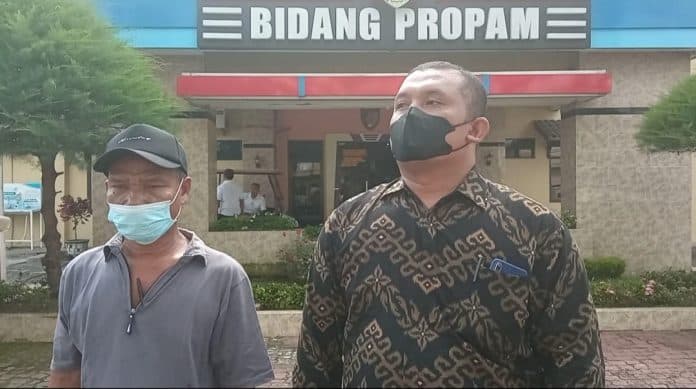 tak_terima_ditetapkan_tersangka_warga_laporkan_penyidik_polres_toba_ke_polda_sumut