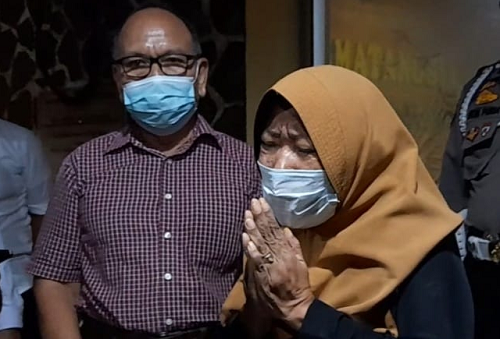 tak_terkait_teroris_ibu_wanita_penabrak_pintu_spkt_polres_siantar_minta_maaf