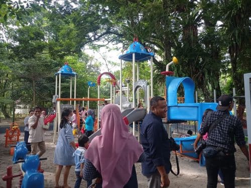taman_bermain_anak_lapangan_merdeka_siantar_diresmikan