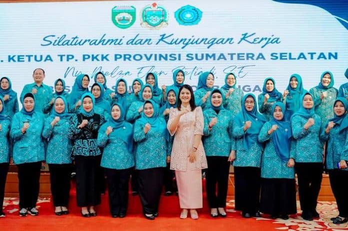 tambah_wawasan_kahiyang_ayu_ikut_terima_kunker_tp_pkk_sumsel