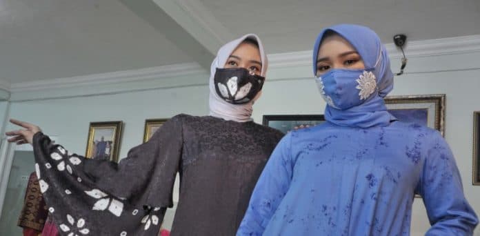 tampil_gaya_dengan_masker_di_hari_raya_idul_fitri