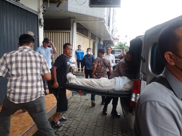 tamu_spa_di_medan_yang_tewas_ternyata_seorang_pns