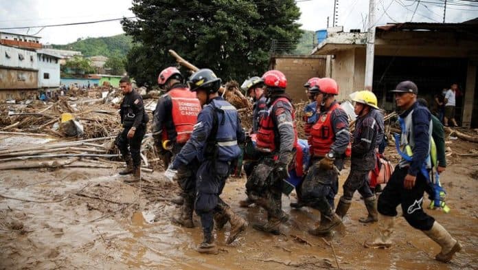 tanah_longsor_di_venezuela_telan_korban_jiwa_tim_penyelamat_cari_puluhan_orang_hilang