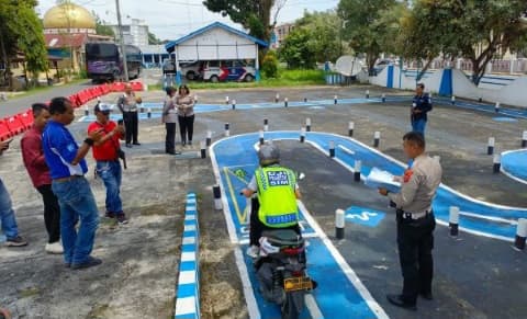 tanggapan_masyarakat_siantar_soal_usul_sim_berlaku_seumur_hidup