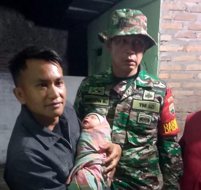 tangisan_bayi_gegerkan_warga_suara_berasal_dari_belakang_mushola_nagori_tigabolon