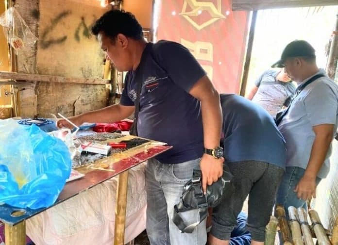 tangkap_2_pria_polsek_labuhan_ruku_hancurkan_gubuk_narkoba