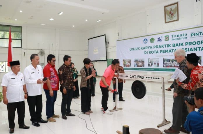 tanoto_foundation_gelar_program_pintar_di_usi