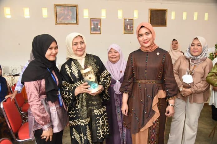 tapsel_tuan_rumah_pelatihan_suvenir_zona_pantai_barat