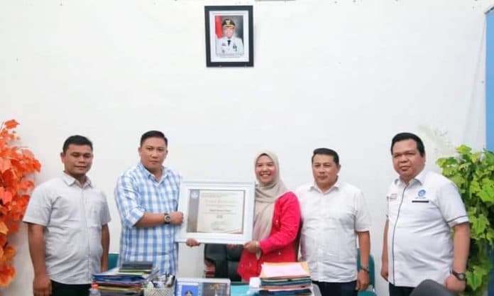 tapteng_terima_piagam_penghargaan_merdeka_belajar_dari_kemendikbudristek