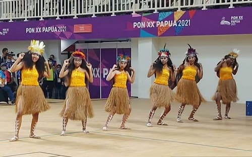 tarian_noken_di_pon_papua_gambaran_kemakmuran_dari_bumi_cendrawasih