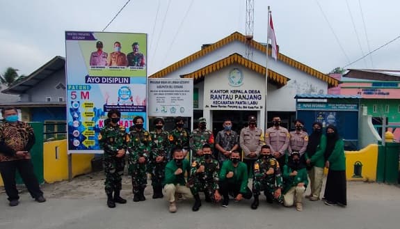 taruna_akmil_dan_akpol_penyuluhan_bahaya_narkoba_di_desa_rantau_panjang