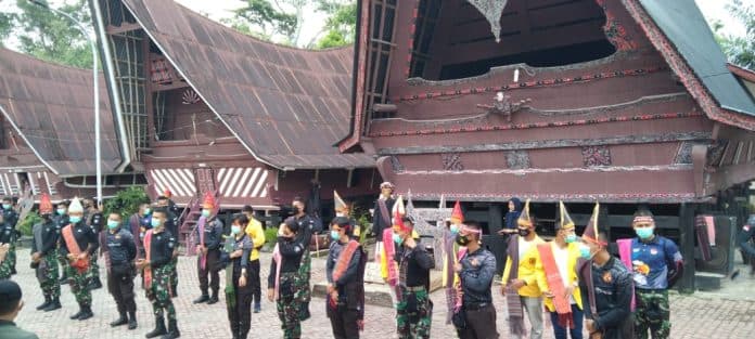tarunai_latsitarda_kenalkan_destinasi_danau_toba_ke_penjuru_nusantara_hingga_tingkat_dunia