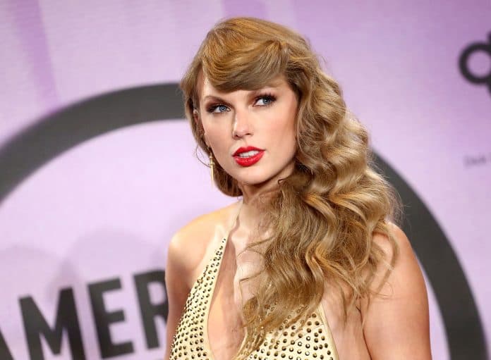 taylor_swift_donasi_rp785_miliar_untuk_korban_bencana_di_florida