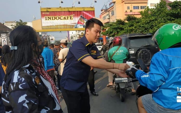 tebar_keberkahan_ramadhan_dpd_ampi_pematang_siantar_berbagi_takjil