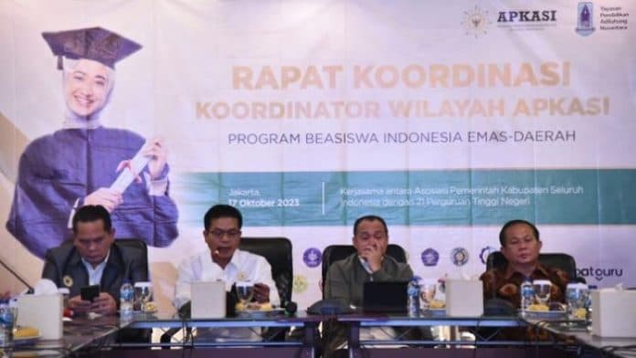 tekan_kesenjangan_pendidikan_apkasi_luncurkan_5000_beasiswa