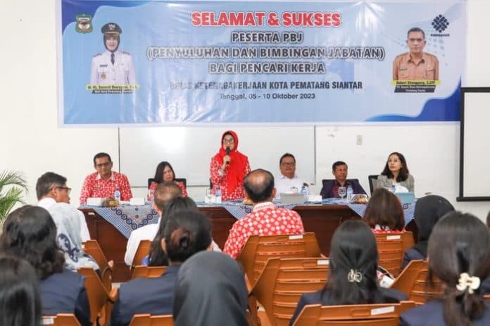tekan_pengangguran_pemko_siantar_benahi_skill_attitude_dan_karakter_pencari_kerja