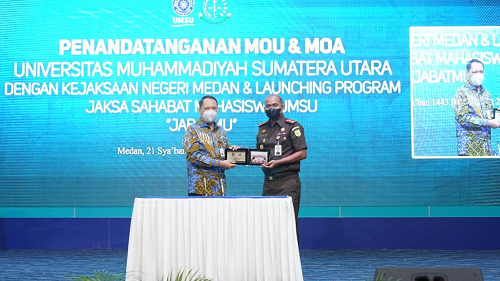 teken_mou_kejari_medan_umsu_launching_program_jaksa_sahabat_mahasiswa