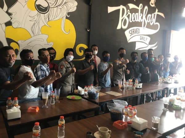 temu_ramah_kapolsek_percut_sei_tuan_dengan_wartawan_penuh_keakraban