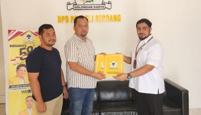 tengku_amek_dan_mantan_ketua_dprd_deli_serdang_daftar_cabup_ke_partai_golkar