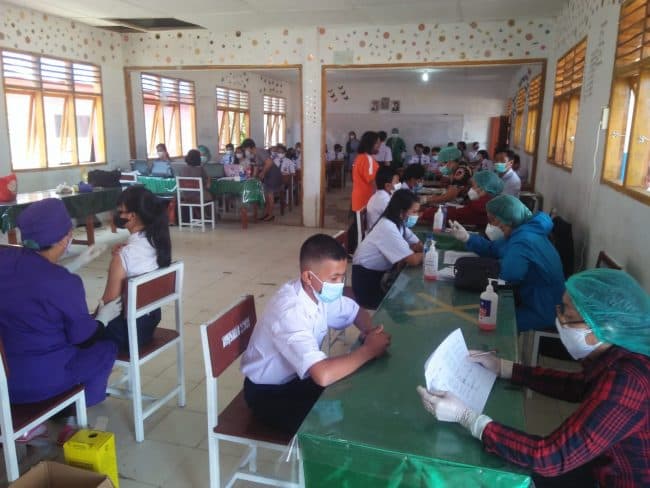 tensi_tinggi_sejumlah_siswa_smpn_4_balige_batal_divaksin