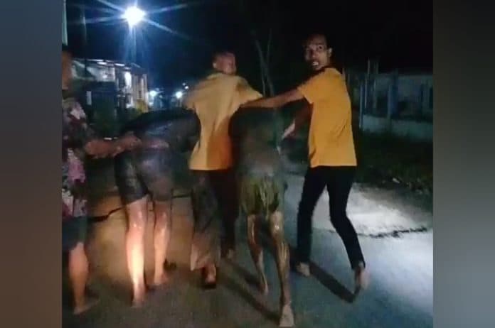 tepergok_maling_entok_2_remaja_keroyok_pemilik_ternak