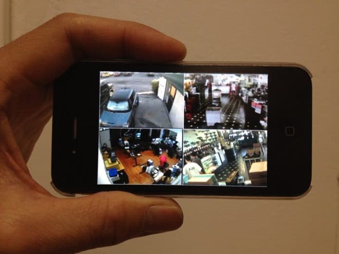 terciduk_diduga_intip_payudara_lewat_cctv_2_pegawai_starbucks_ditangkap
