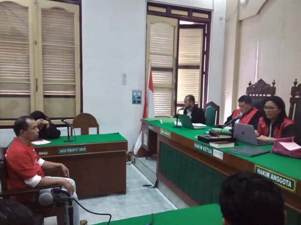 terdakwa_penipuan_rp700_juta_modus_janjikan_proyek_uinsu_divonis_25_bui