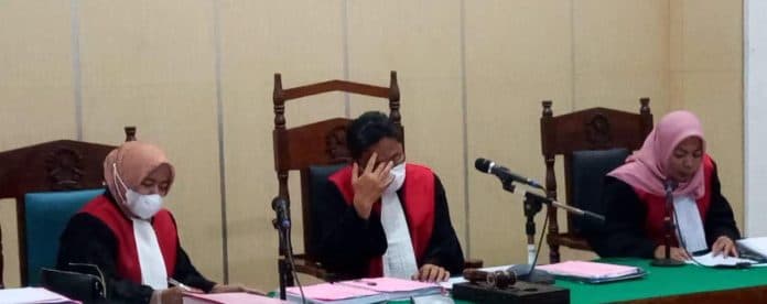 terdakwa_sakit_sidang_korupsi_rp248_miliar_mantan_kacab_pt_bsm_gajah_mada_ditunda