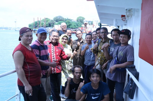 terdampar_di_mombasa_kenya_11_awak_kapal_wni_ditemui_kbri