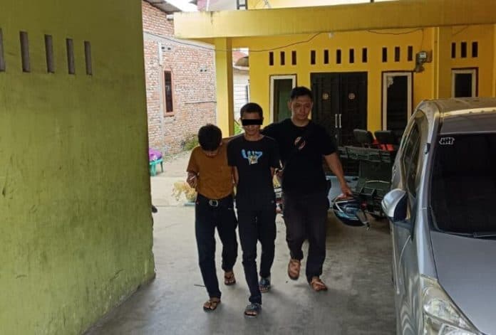 terekam_cctv_polres_labuhanbatu_ringkus_pencuri_dompet_irt