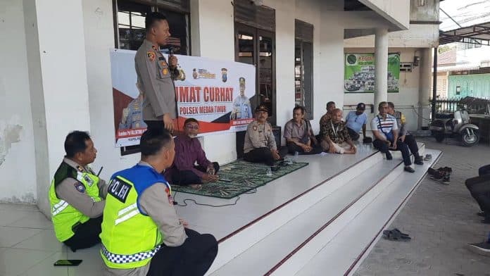 terima_keluhan_masyarakat_medan_kompol_rona_jangan_segan_segan_sampaikan_masalah
