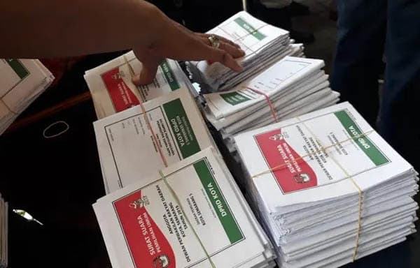 terjadi_di_tps_raya_huluan_simalungun_surat_suara_dapil_2_terselip_ke_dapil_1