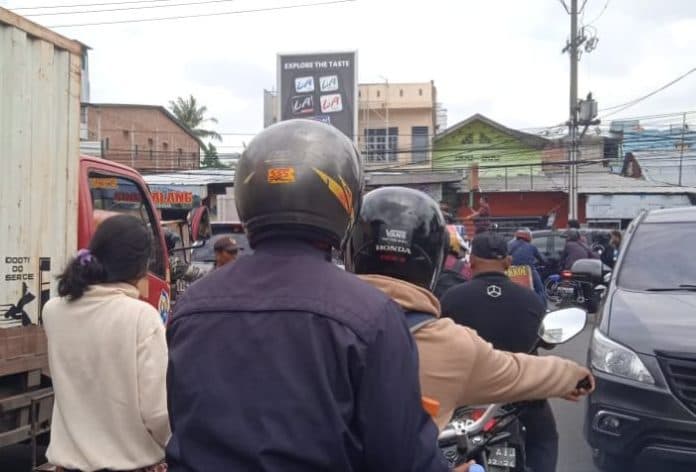 terjadi_setiap_hari_warga_keluhkan_kemacetan_di_jalan_willem_iskandar_simpang_kampus_unimed