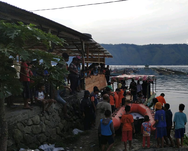 terjatuh_dari_sampan_bornok_lumbantoruan_tenggelam_di_danau_toba
