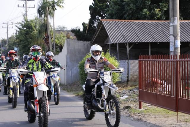 terkait_bom_bunuh_diri_kapoldasu_teroris_musuh_bersama