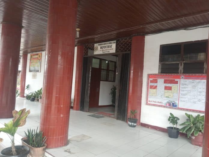 terkait_tunjangan_jabatan_kepala_inspektorat_taput_diduga_diperiksa_di_ruangan_sekda