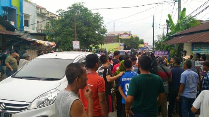 terkapar_di_tepi_jalan_sunggal_dua_pria_tewas_bacok_bacokan