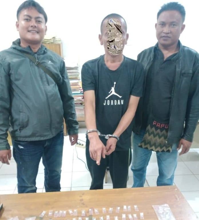terlibat_narkoba_pria_paruh_baya_ditangkap_polsek_tanah_jawa