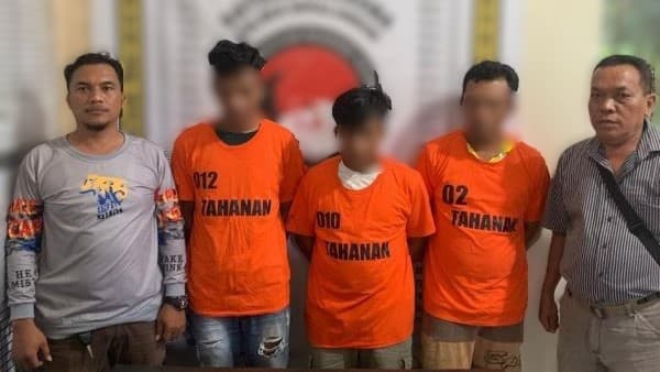terlibat_narkotika_tiga_pria_diamankan_di_tanah_jawa