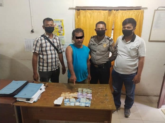 terlibat_togel_singapore_pria_ini_diciduk_polsek_bangun_dari_warung_tuak