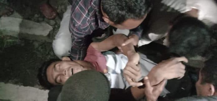 terobos_pintu_perlintasan_pengendara_motor_tewas_ditabrak_kereta_api_di_pekan_batang_kuis