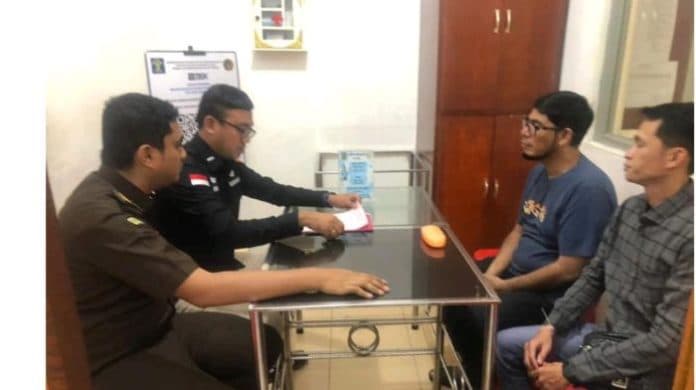tersangka_korupsi_jalan_lingkar_di_tanjung_balai_diserahkan_ke_rutan_klas_i_a_tanjung_gusta_medan