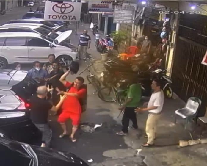 tersangka_penganiayaan_pria_70_tahun_ditangguhkan_polrestabes_medan