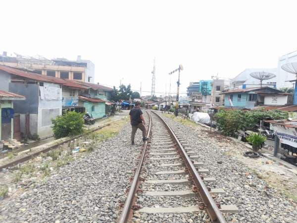 terserempet_kereta_api_seorang_wanita_asal_simalungun_luka_ringan