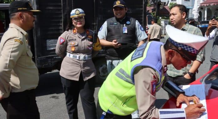 tertib_pajak_kendaraan_sat_lantas_dan_samsat_siantar_gelar_razia