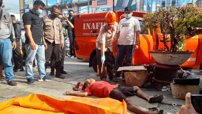 terungkap_pemulung_yang_tewas_di_trotoar_bernama_darwin_sipayung_warga_marihat
