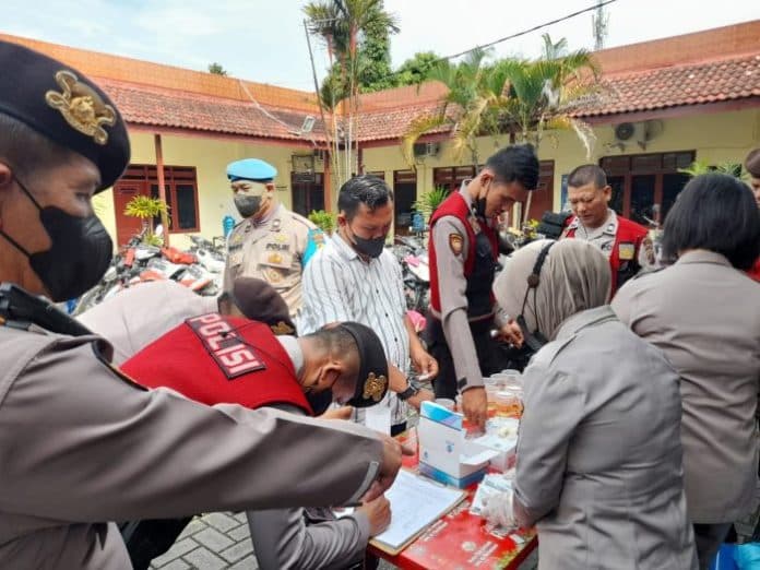 tes_urine_dadakan_di_satuan_samapta_ini_pesan_kapolrestabes_medan