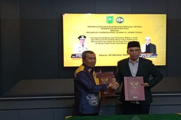 tgb_tanda_tangani_kerja_sama_dengan_pemprov_riau_soal_pendidikan