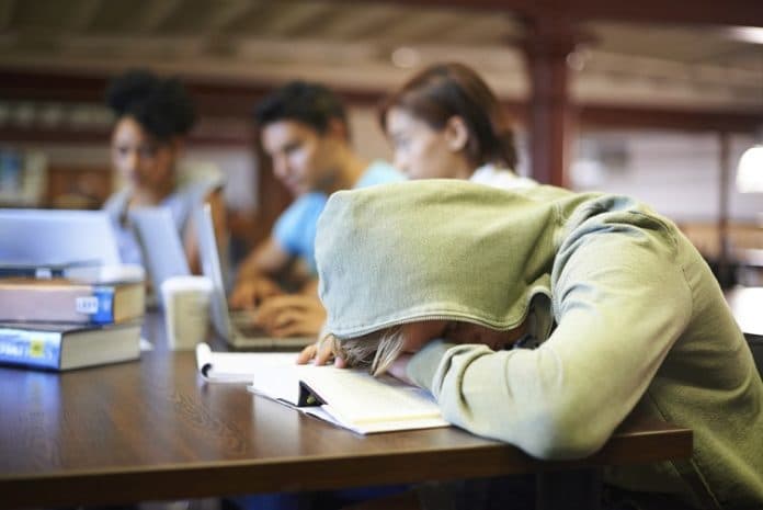 tidur_siang_di_sekolah_siswa_sd_di_china_kena_biaya_rp_400_ribu